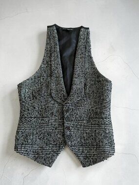 EXPRESS Gray Black Boucle Vest Size 4 Womens